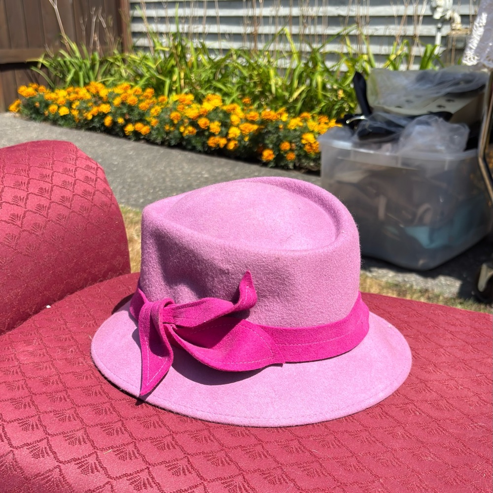 Chic Pink Women's Hat with Bow Accent